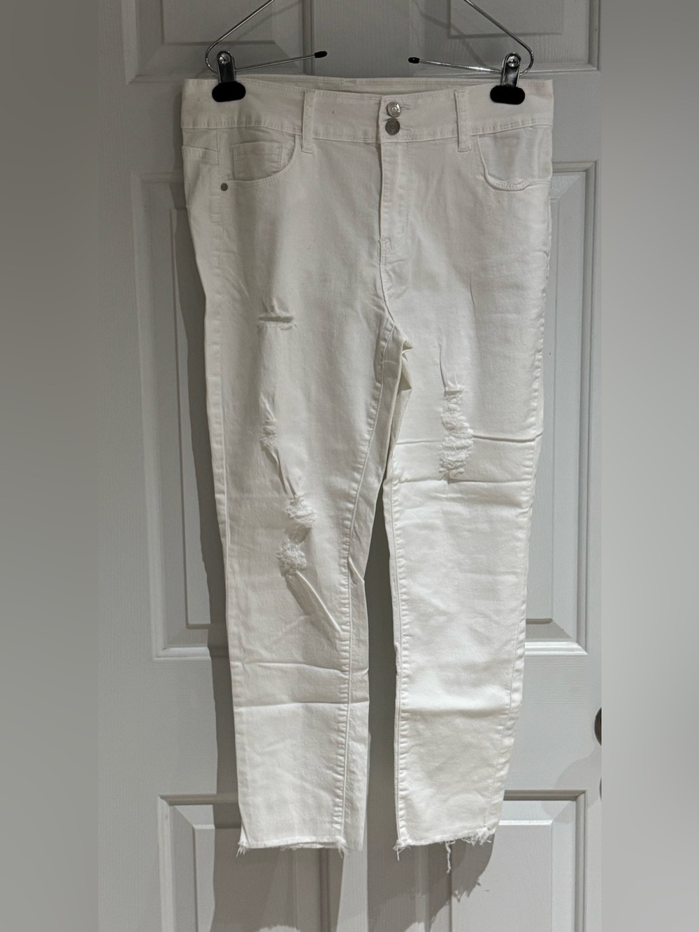 TALA Women's White Ripped Skinny Jeans